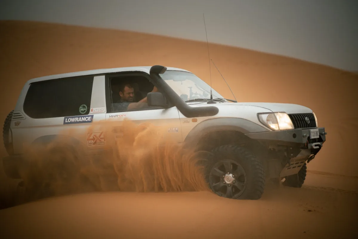 4x4 cruzando dunas Marruecos